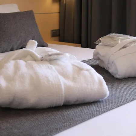 Hotel Golden Port & 4*