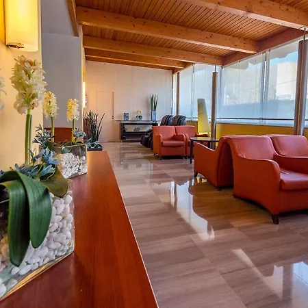 Hotel Golden Port &